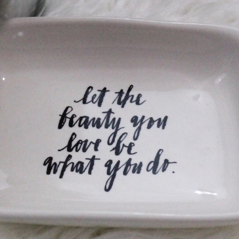 🎈SOLD 🎈Rae Dunn Love\Beauty Rectangle Tray/Dish - Picture 3 of 4